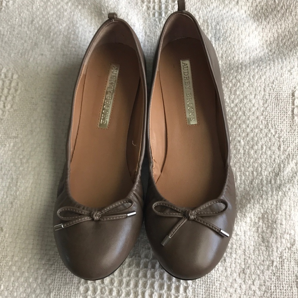 Audrey Brooke Ballerina Flats Size 8